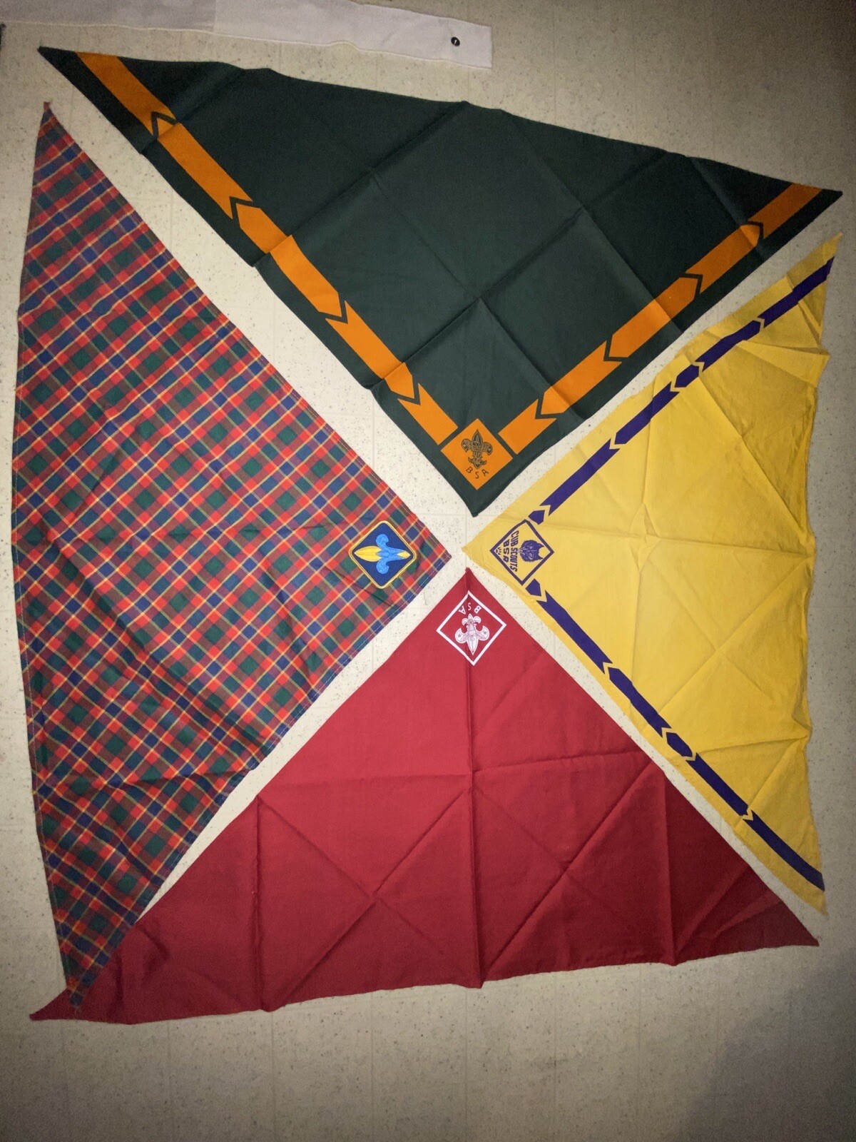 boy girl scouts bobcat wolf cub NECKTIE PENDANT MEDAL BADGE DAISY PETAL