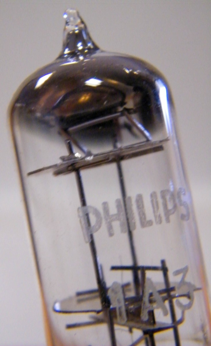 Philips 1A3 New Old Stock DA90 signal detector diode valve