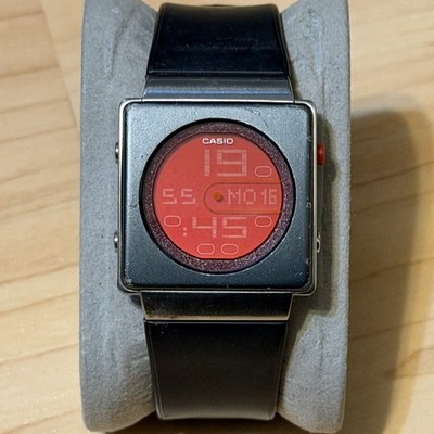 希少 CASIO(カシオ)LA-2001 FUTU 腕時計　電池新品◎ 稼働品◎ 新品電池/稼働 カシオ 腕時計 フューチャリスト 廃盤 y2k CASIO LA