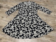 Women’s Forever 21 Medium B & W Daisies Pull Over Dress With 11” Pockets