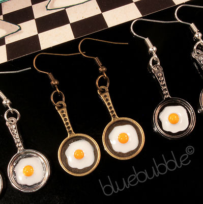 FUNKY BRATPFANNE SPIEGELEI OHRRINGE 50er DINER FRÜHSTÜCK COOL SPASS RETRO ESSEN GESCHENK