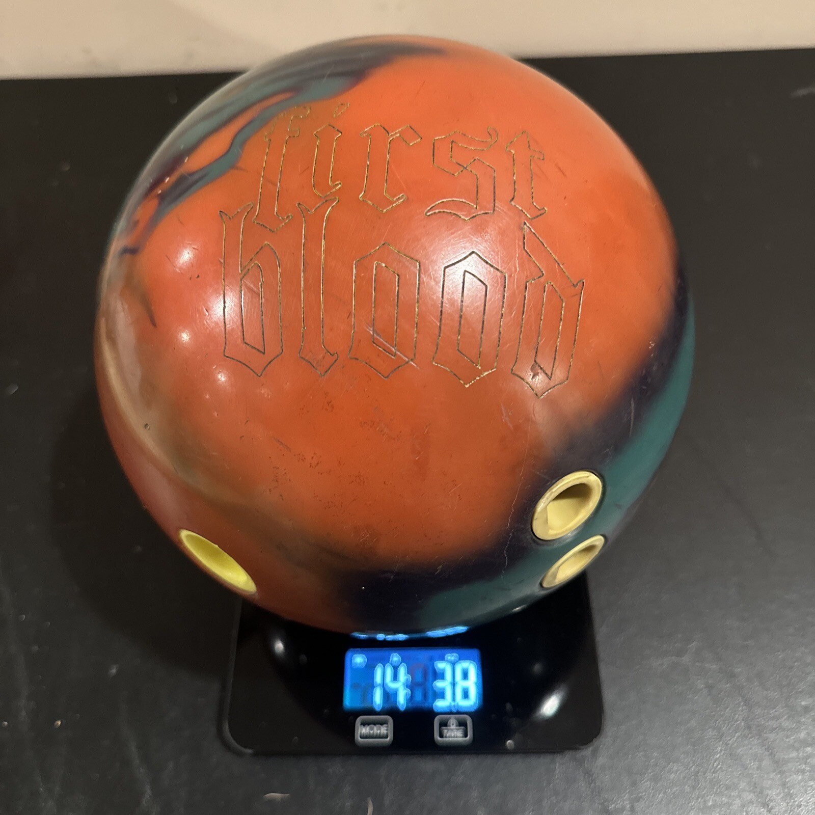 Hammer First Blood NBT Bowling Ball 14 LB 3.9 OZ Orange Blue Black Nice