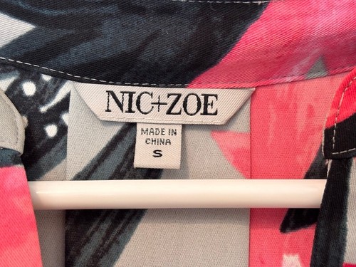 Beautiful New NIC+ZOE Pink, Black and Grey Floral Long Sleeve Blouse Size Small - Picture 4 of 6