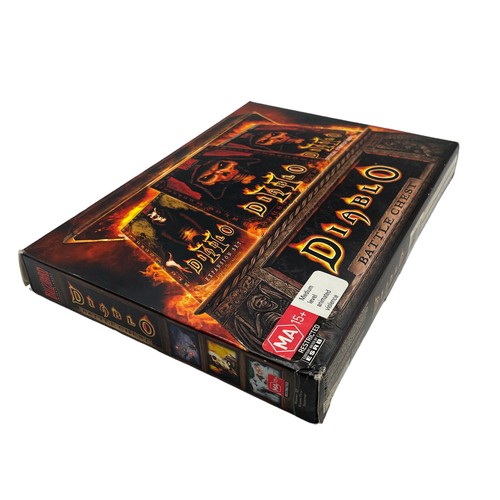 Diablo 2 Battle Chest PC Game Expansion Set With Strategy Guide CIB - Picture 5 of 6