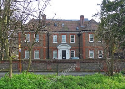 Photo 6x4 5 North Drive Streatham Quite a good neo-Georgian house, of yel c2010