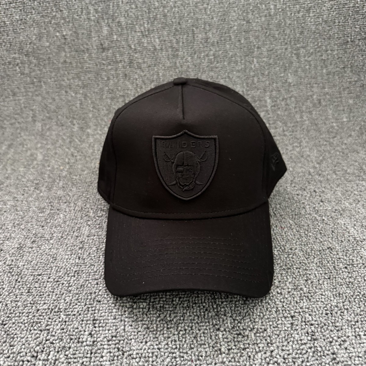 New Era Las Vegas Raiders 9FORTY Blackout Snapback Cap Black