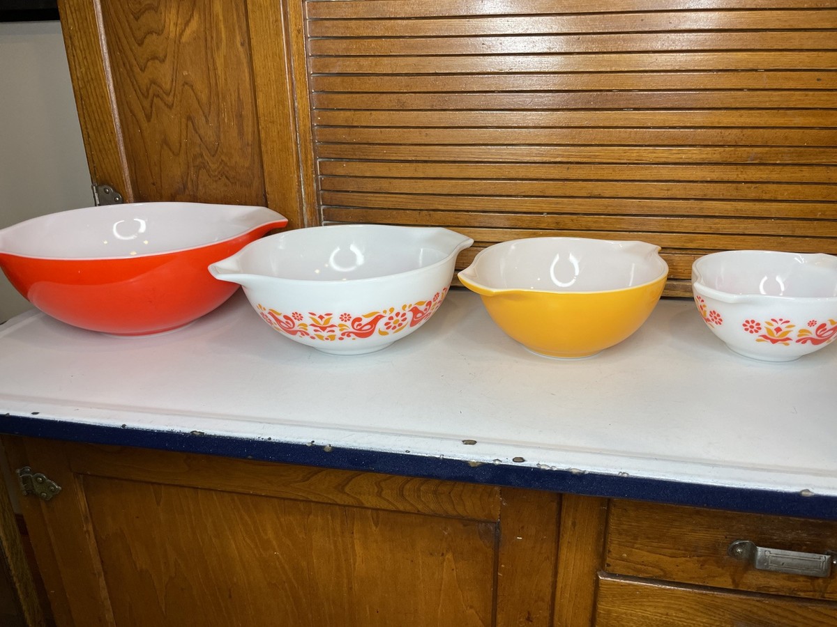 Vintage Pyrex Friendship Cinderella Nesting Set Of Mixing Bowls