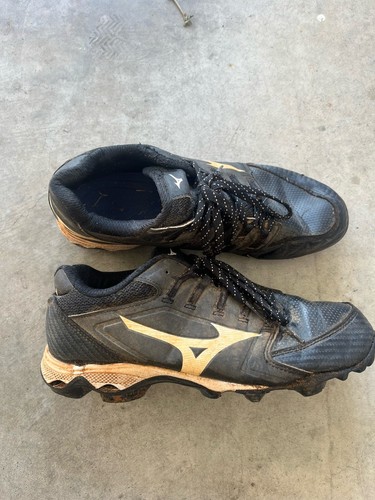 Mizuno Spike Swift 6 Women’s Softball Cleats - Size 9 - Black/White - Used
