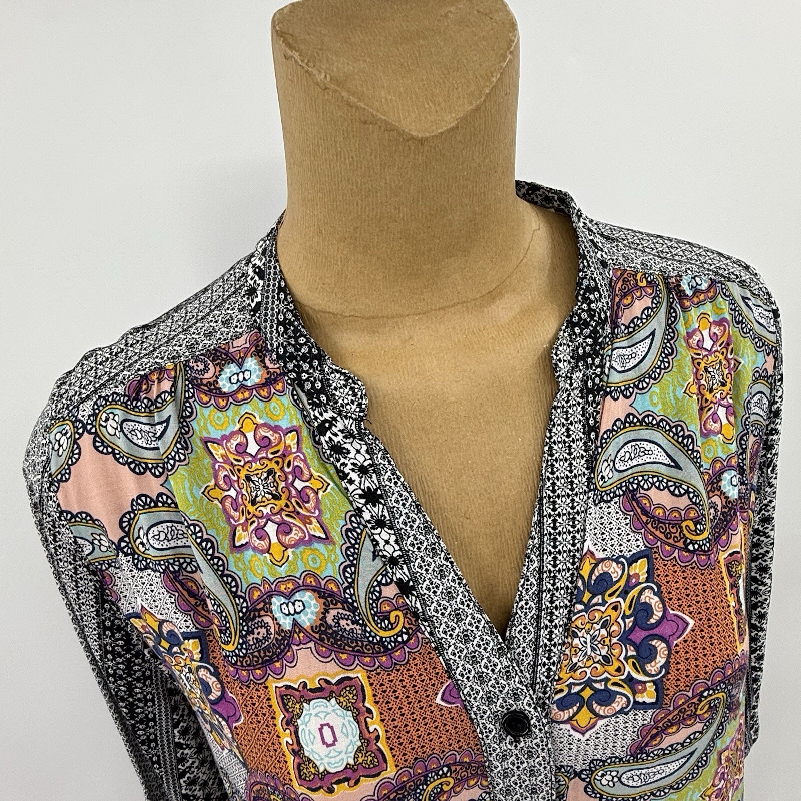 Calessa Medium 8/10 Button Up Colorblock Paisley … - image 2