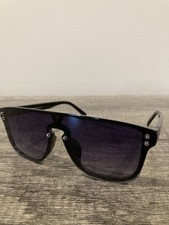 Louis Vuitton Women  s Square Black Sunglasses Purple Tinted Lens