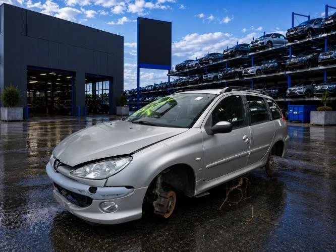 Siege avant gauche PEUGEOT 206 PHASE 2 BREAK 890667,8872VK,8904WL,8860KW,8846QH - Photo 1/1