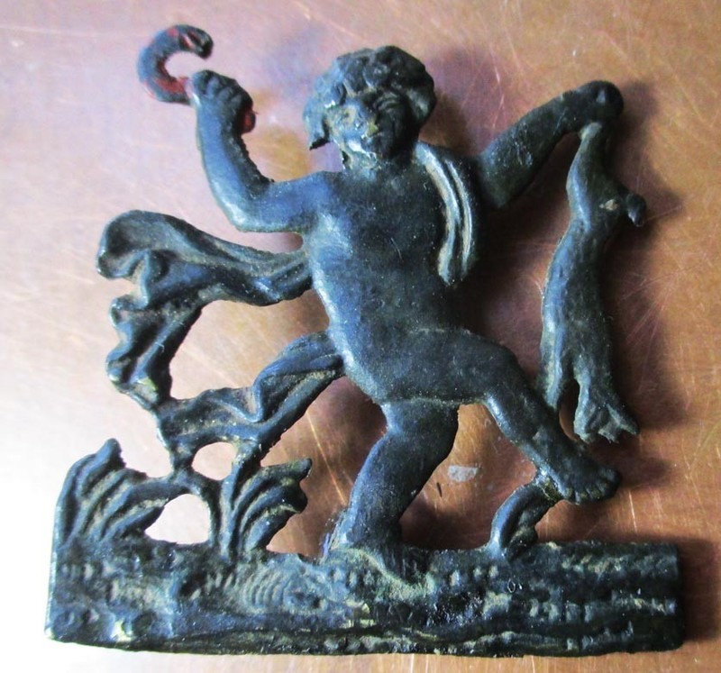 ANTIQUE FINE BRONZE GOLD SPECKS PLAQUE CHERUB HOLDING WEAPON & DEAD RABBIT
