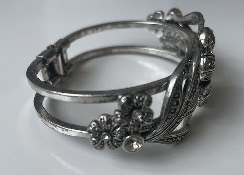 Silver Tone Pilgram Spring Hinged Bracelet Bangle Flower Floral Design - Picture 4 of 8