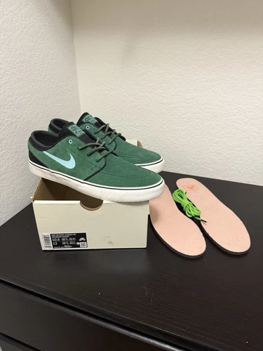 Size 10.5 - Nike SB Zoom Janoski OG plus Gorge Green Skate Boarding DV5475-300