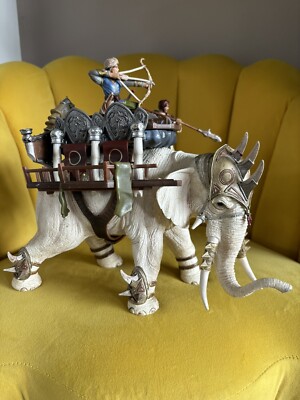 SCHLEICH 70063 MIGHTY FIGHTER WAR ELEPHANT WITH 42079 FIGHTERS