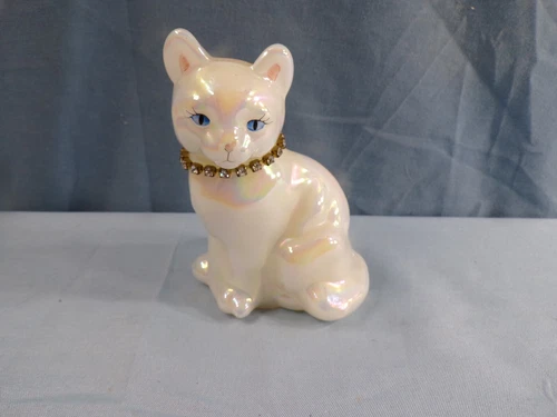 Fenton White Carnival Glass Painted Birthstone Cat Figurine April Clear Stone