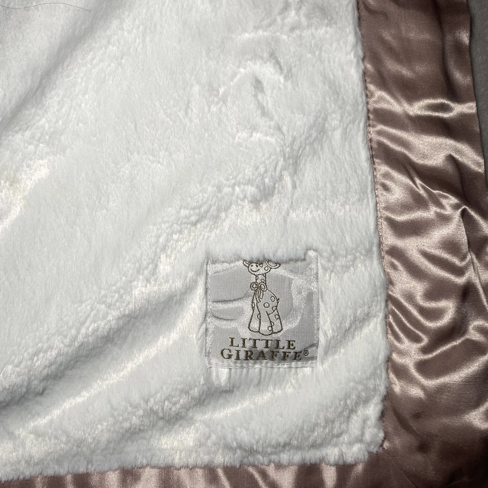 Manta Little Giraffe Welcome to the World Bebé Crema Reversible Rosa Polvoriento Foto 3 de 4