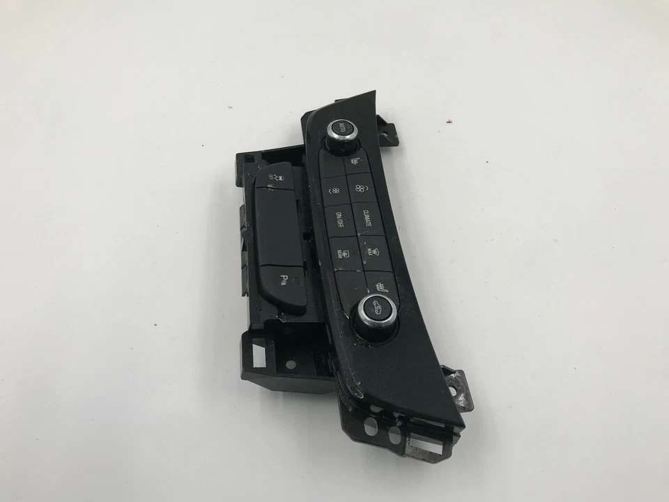 2017 Buick Lacrosse AC Heater Climate Control OEM D02B39010 - Image 3 of 4