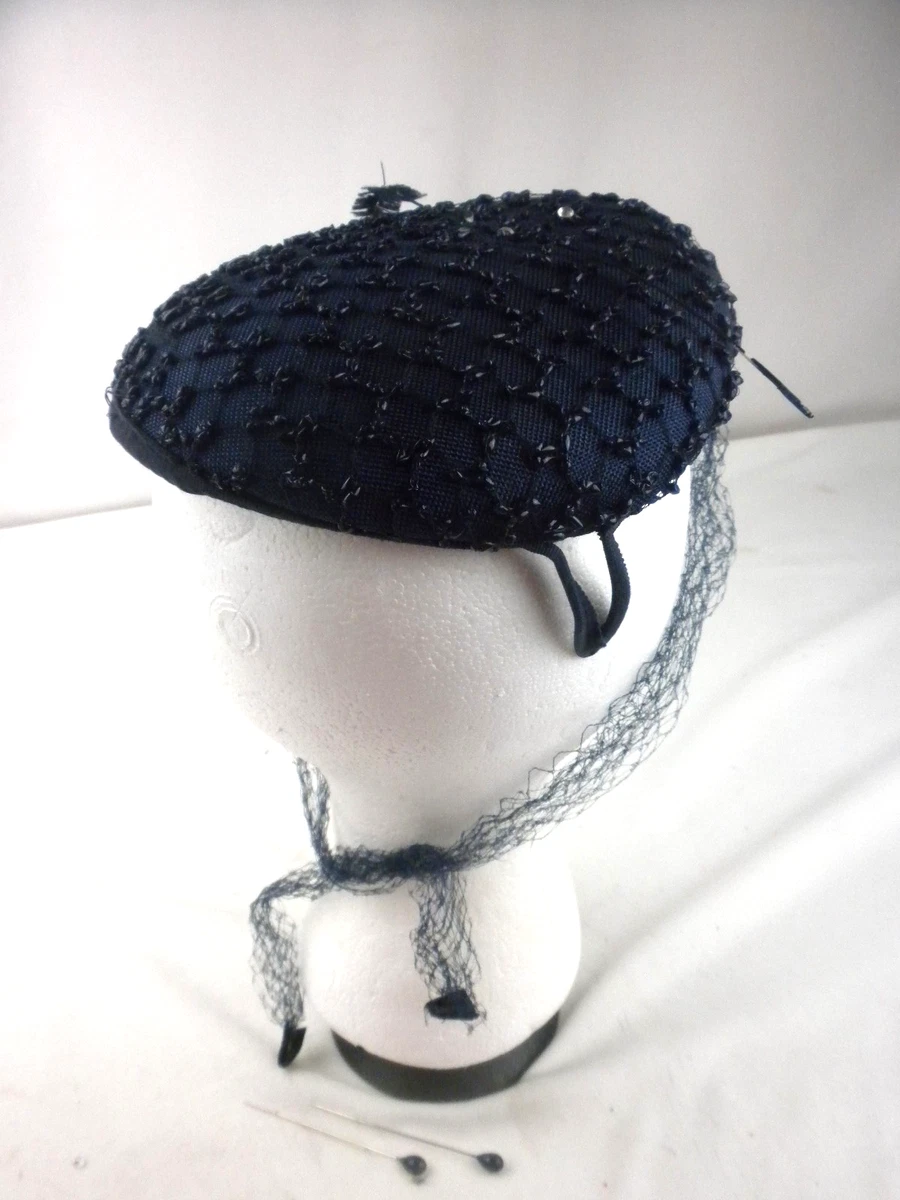 Veil Hat In Women display picture 1