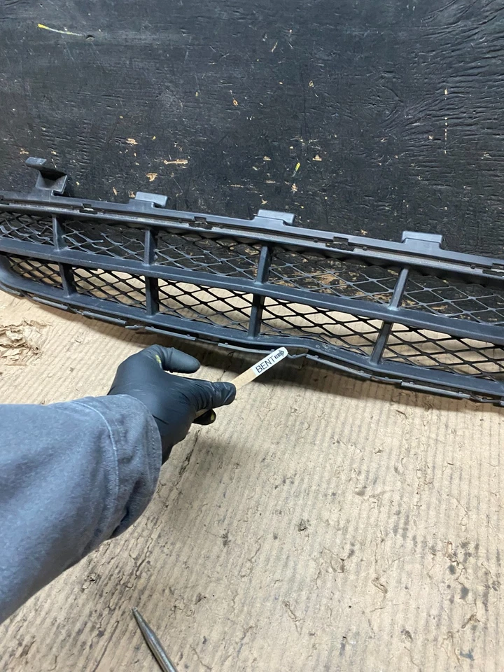 Parrilla inferior delantera Buick Lacrosse 2010-2013 OEM V4167 DG Foto 4 de 4