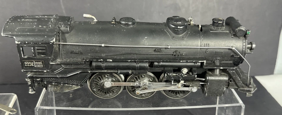 Lionel Prewar 225E Locomotive and 2235W Tender in  VG - Image 2 of 4