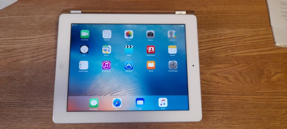 Apple iPad (3rd generation) · 16GB · Wi-Fi, Foto 1 von 5