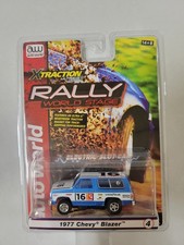 Auto World 1977 Chevy Blazer with 16 HO Scale Slot Car SC393A
