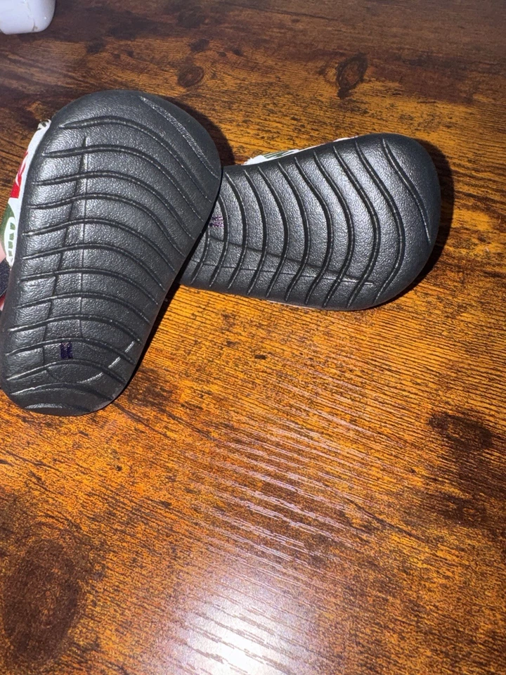 Nike Kawa niño pequeño 3C negro toboganes CW3360-010 Foto 4 de 4