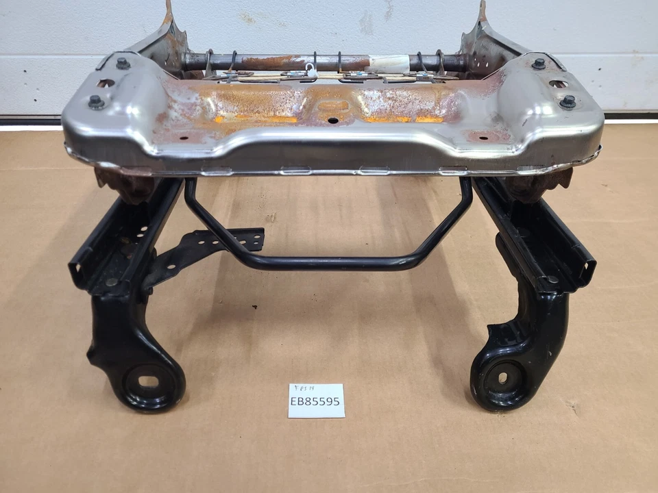 Ajustador de assento de passageiro dianteiro 2013-2018 RAM 1500 2500 RH pista base manual fabricante de equipamento original - Imagem 3 de 4