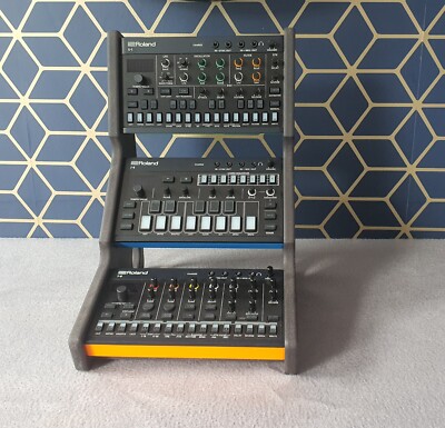 Roland Aira Compact S1 J6 T8 E4 - Schwarz Valchromat Triple Stand von Synthesizern und