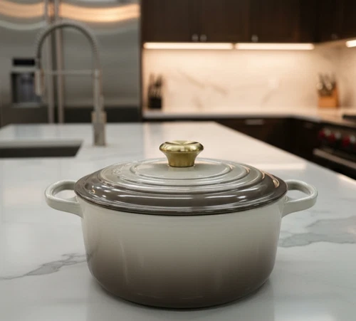 Le Creuset Signature Cocotte Ronde 22cm Nutmeg Gol