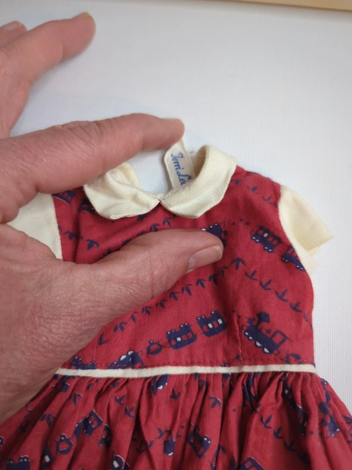 Vestido estampado tren Terri Lee vintage y bllomers. Años 50. Foto 2 de 2