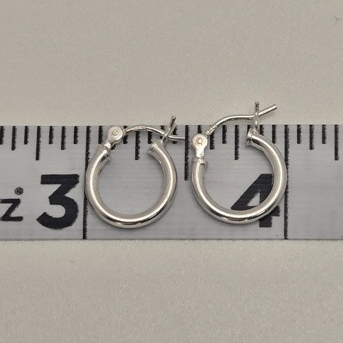 Delicados pendientes de aro de plata de ley 925 de 1 gramo pequeños elegantes de 1/2" de ancho - Imagen 5 de 6