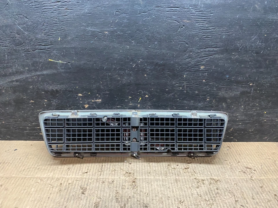 Volvo S70 C70 V70 1998 1999 2000 parrilla superior delantera OEM T9964 DG Foto 4 de 4