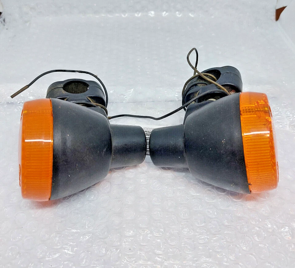 Luz intermitente delantera Kawasaki KE100 KE125 KE175 KL250 KLR250 NUEVO DE STOCK Foto 2 de 4