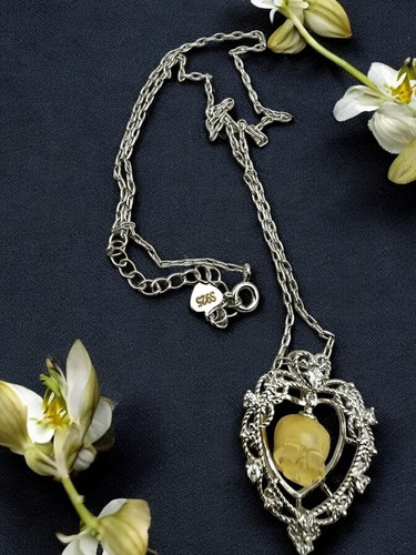 Sterling Silver Hand Carved Mother of Pearl Skull Necklace. New. A294 - Picture 5 of 8