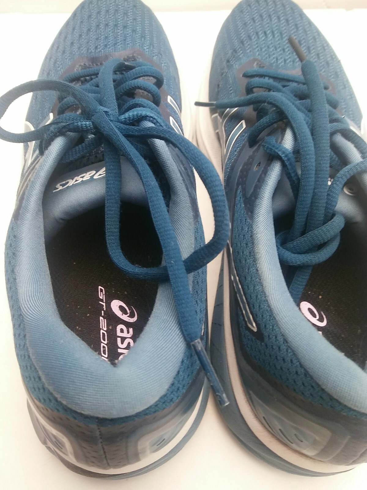 Womens Asics GT 2000 9 (DAMAGED Hole In Toe) Size 9 Running Shoes Blue