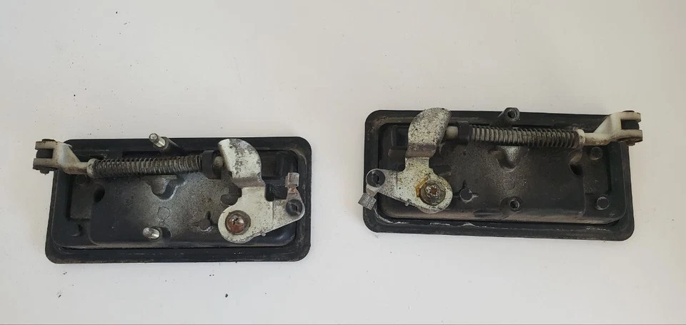 1995 - 1998 年路虎 Discovery 1 后外门把手组件。 成对 — 第 2/3 张图片