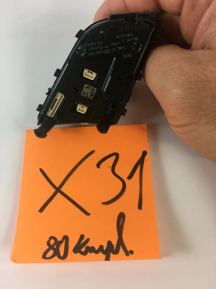 Botón de control del volante negro Audi S3,A3 Quattro A3Sportback Q2 Foto 3 de 3