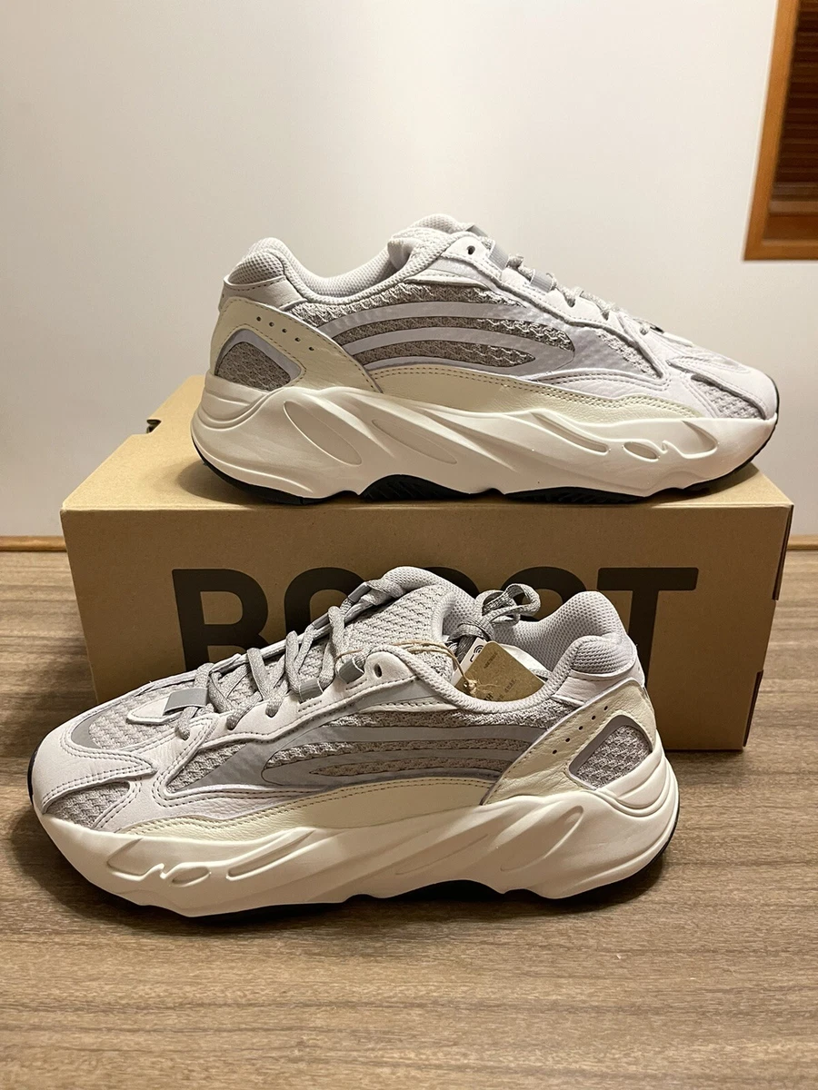 YEEZY Boost 700, Designer Shoes