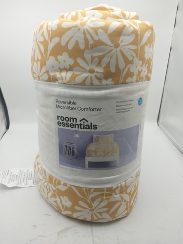 Room Essentials Reversible Microfiber Comforter Twin/Twin XL Size Yellow Floral - Picture 4 of 6