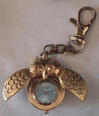 goldfarb Etica Eulen-Schlüsselanhängeruhr mit Quarzwerk und klappbaren Flügeln.