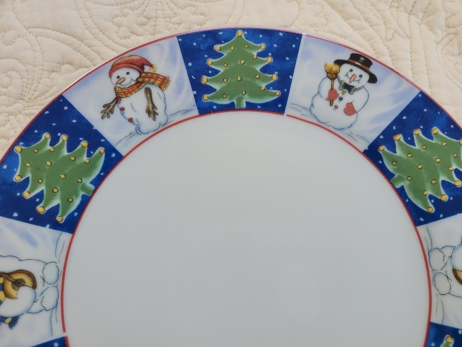 Royal Norfolk Christmas Dinner Plate 10 in Snowman Tree Holiday Serving