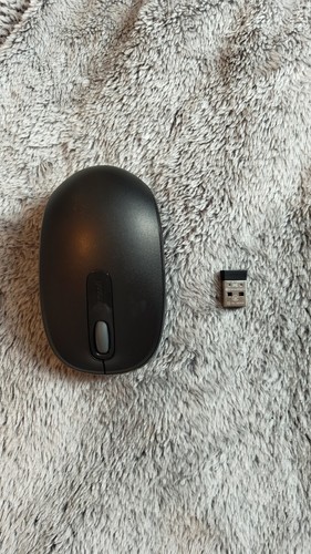 Microsoft 1850 Optical Universal Wireless Mobile Mouse