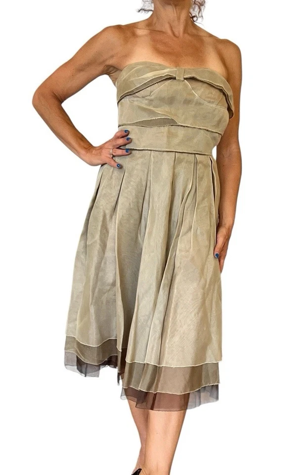 De colección. Vestido Salvatore Ferragamo Tricolor Seda Organza Sin Tirantes Capa En Niveles 42 Foto 3 de 4