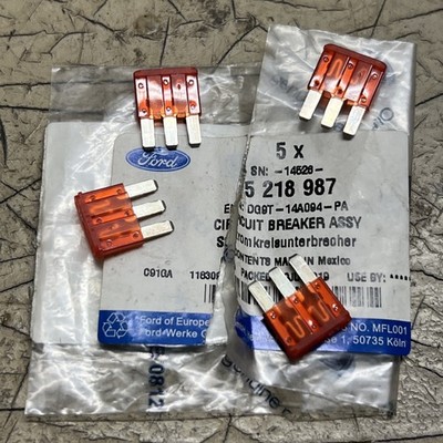 Genuine Ford Part.5218987. 10A 32 Volt 3 Blade Fuse Red X4.Ford Transit Mondeo.