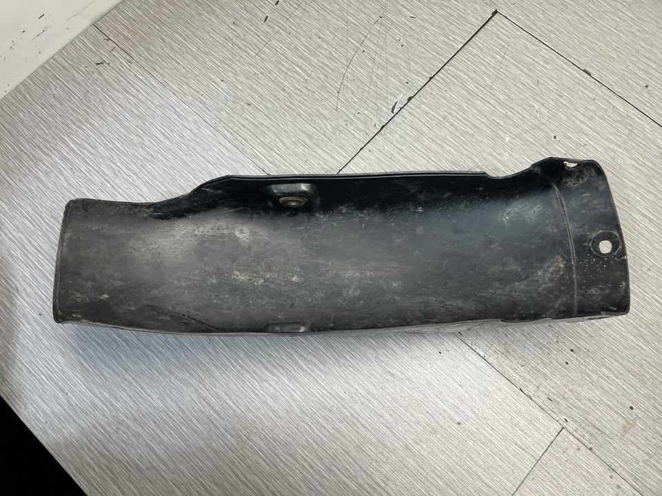 Guardabarros interior trasero Kawasaki KE100 1976-1981 enduro Foto 3 de 3