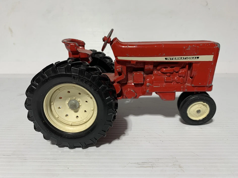 Vintage International Toy Red Farm Tractor Ertl Comp Working Steering USA Made! - Image 2 of 4