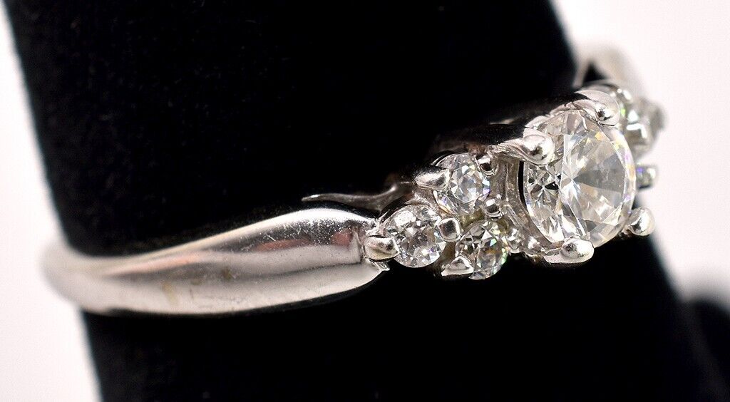 Beautiful CZ Ring In White Gold - image 2