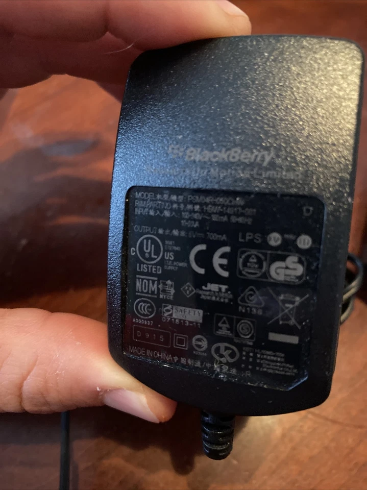 Cargador de teléfono adaptador fuente de alimentación de CA Blackberry PSM04R-050CHW1 (M) salida 5 voltios Foto 3 de 4
